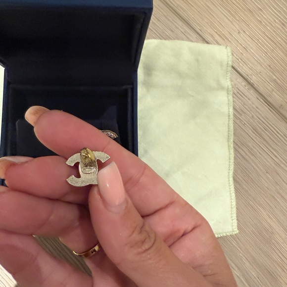 Chanel pink earrings - Picture 5 of 5